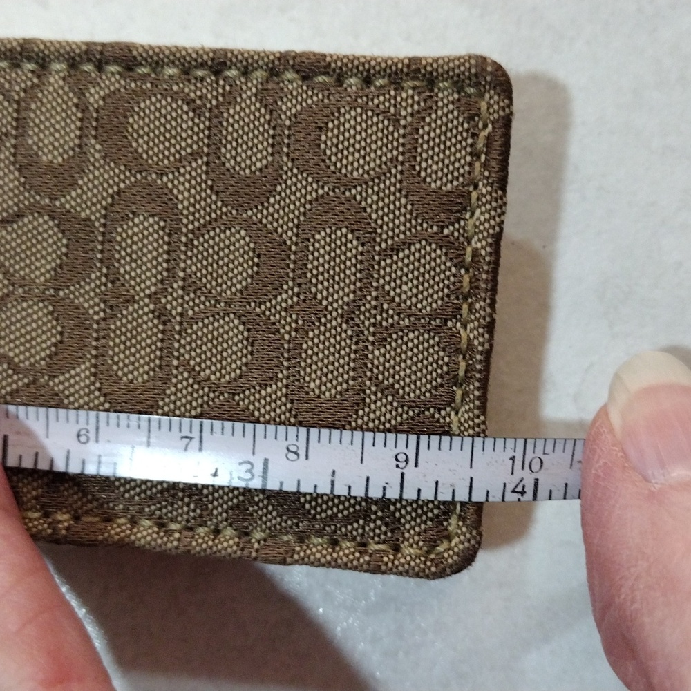 EUC Coach Signature I-Pod Case - Picture 11 of 13